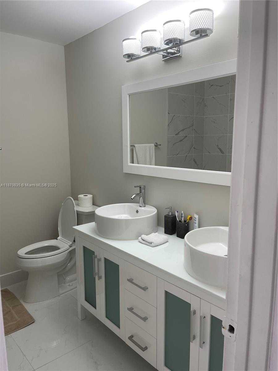 Small Image of 8203 NORTH WEST 9TH CT #2, Plantation Number 16