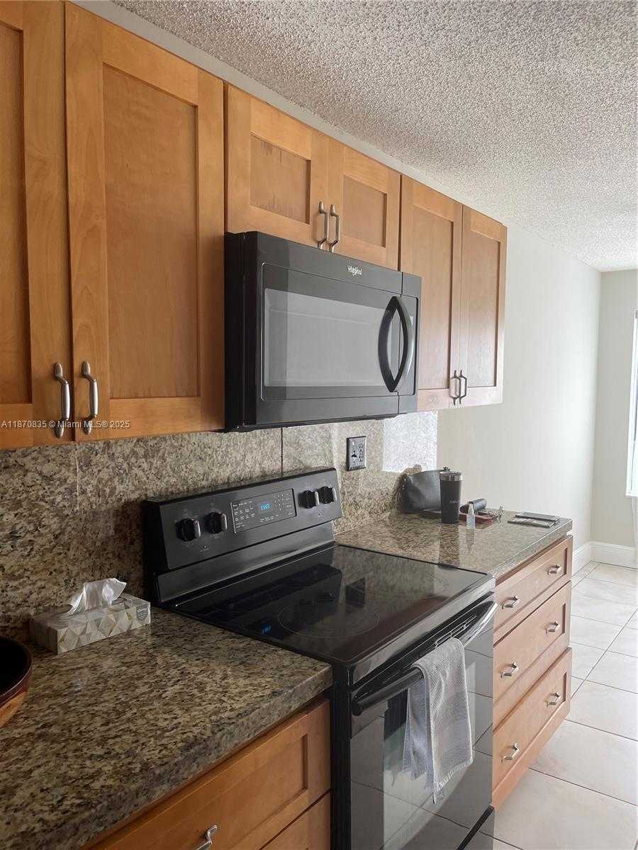 Small Image of 8203 NORTH WEST 9TH CT #2, Plantation Number 8