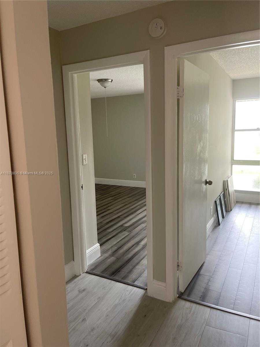 Small Image of 8203 NORTH WEST 9TH CT #2, Plantation Number 9