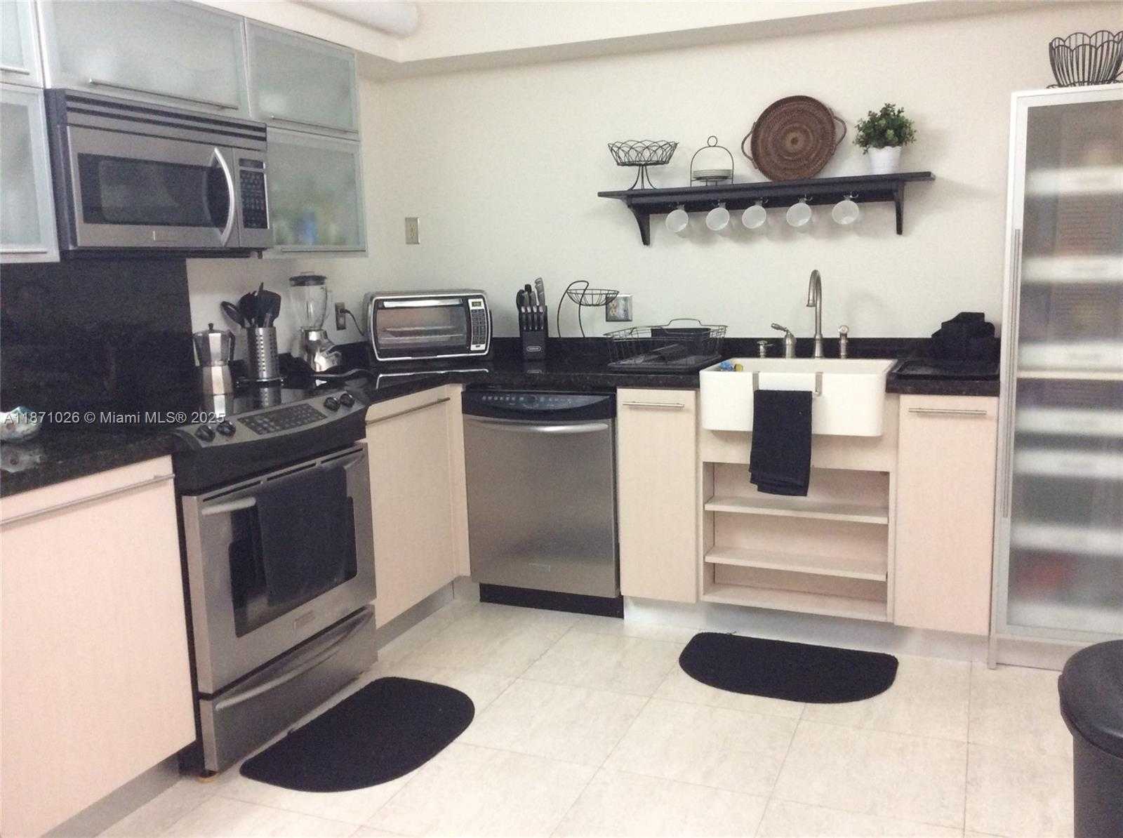 Small Image of 16300 GOLF CLUB RD #504, Weston Number 11