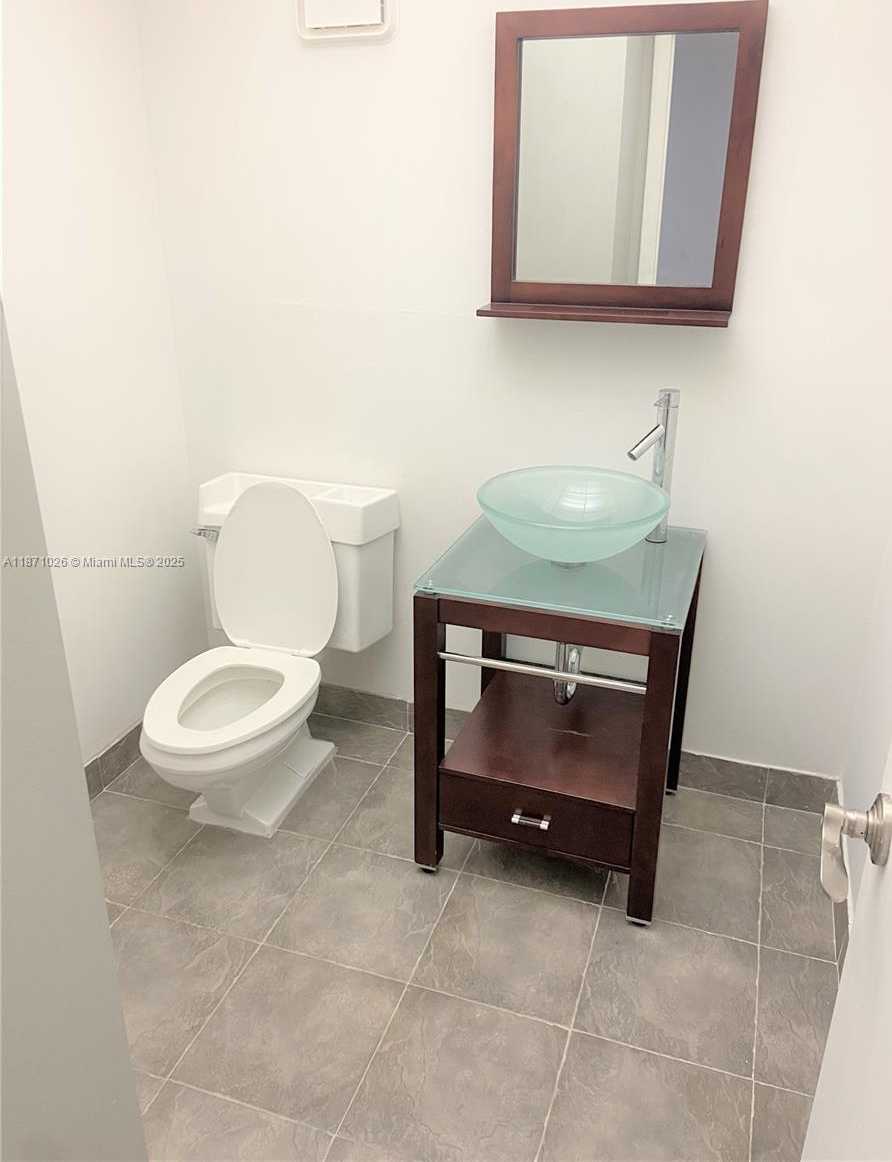 Small Image of 16300 GOLF CLUB RD #504, Weston Number 12