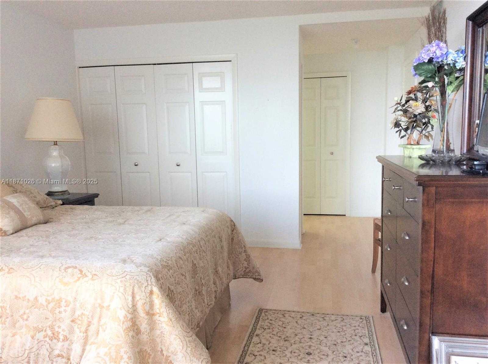 Small Image of 16300 GOLF CLUB RD #504, Weston Number 15