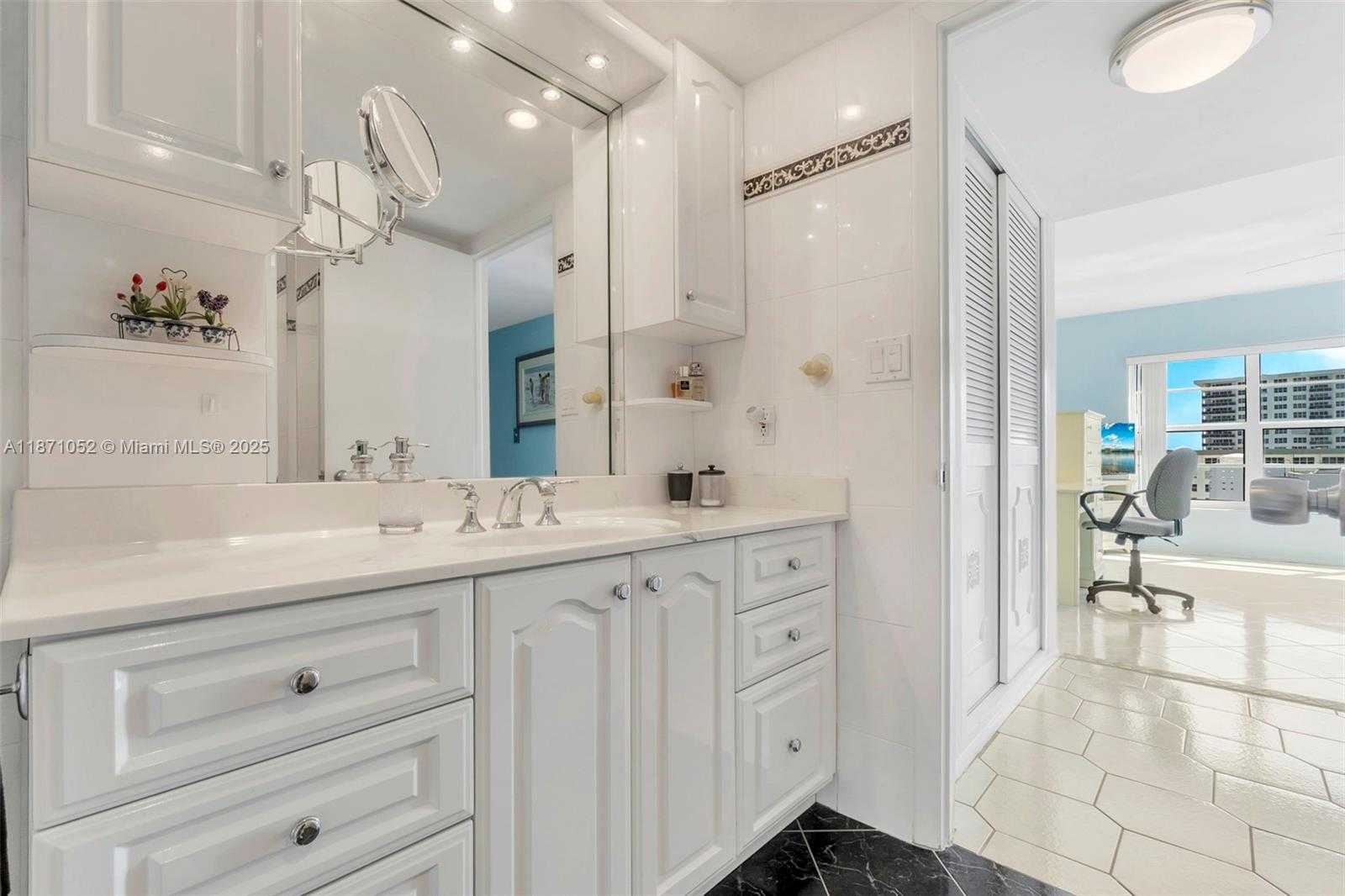 Small Image of 3750 GALT OCEAN DR #2004, Fort Lauderdale Number 14