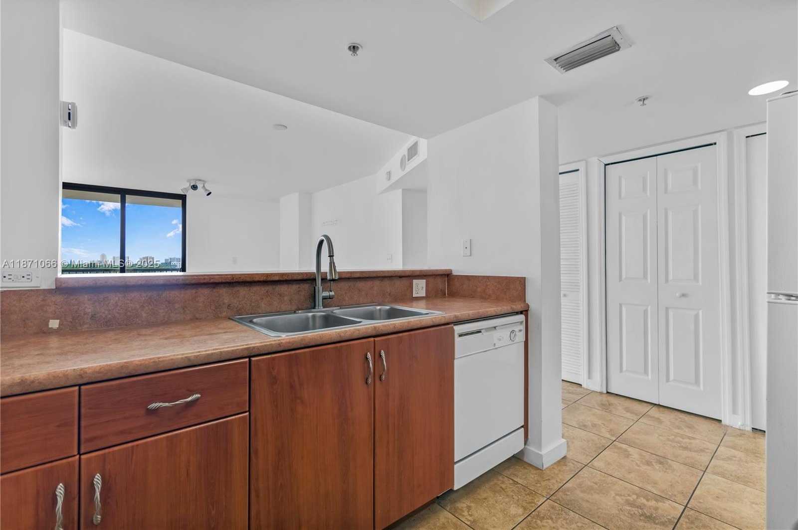 Small Image of 1690 SOUTH WEST 27TH AVE #604, Miami Number 10
