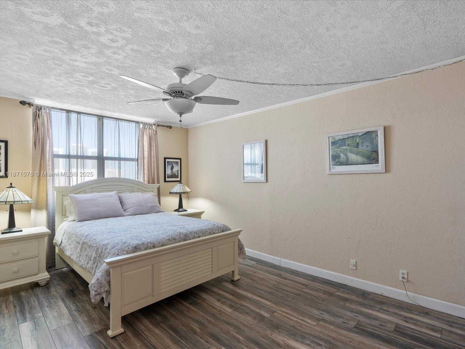 Small Image of 437 GOLDEN ISLES DR #9H, Hallandale Beach Number 12
