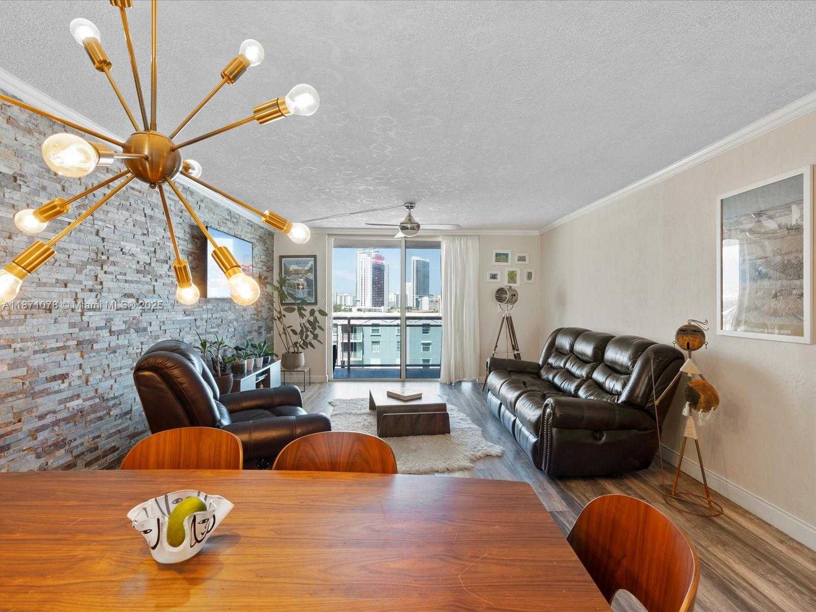 Small Image of 437 GOLDEN ISLES DR #9H, Hallandale Beach Number 3