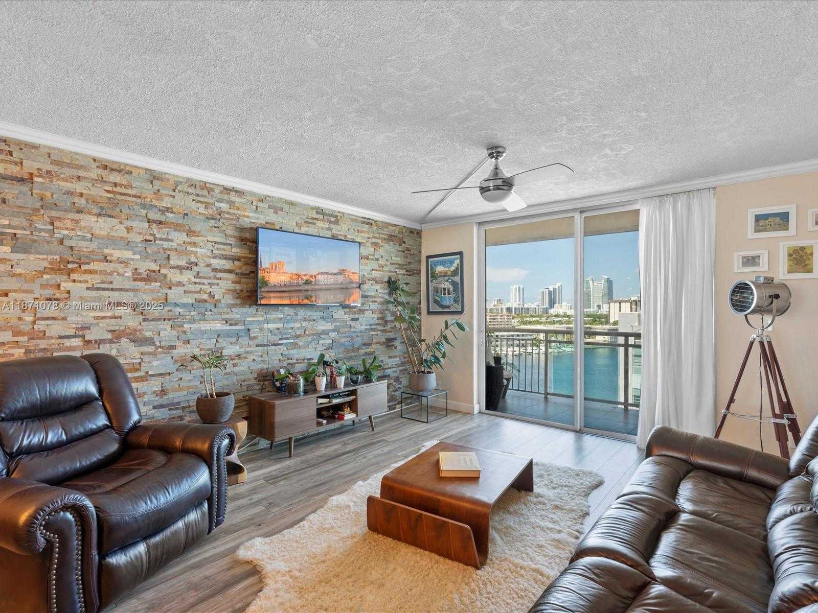 Small Image of 437 GOLDEN ISLES DR #9H, Hallandale Beach Number 7
