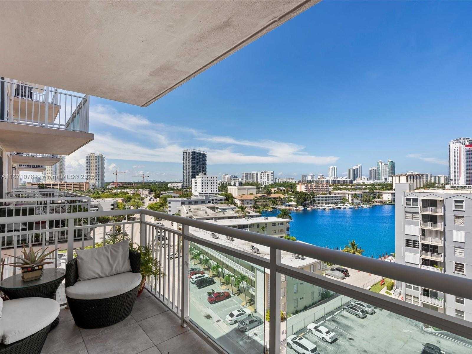 Small Image of 437 GOLDEN ISLES DR #9H, Hallandale Beach Number 8