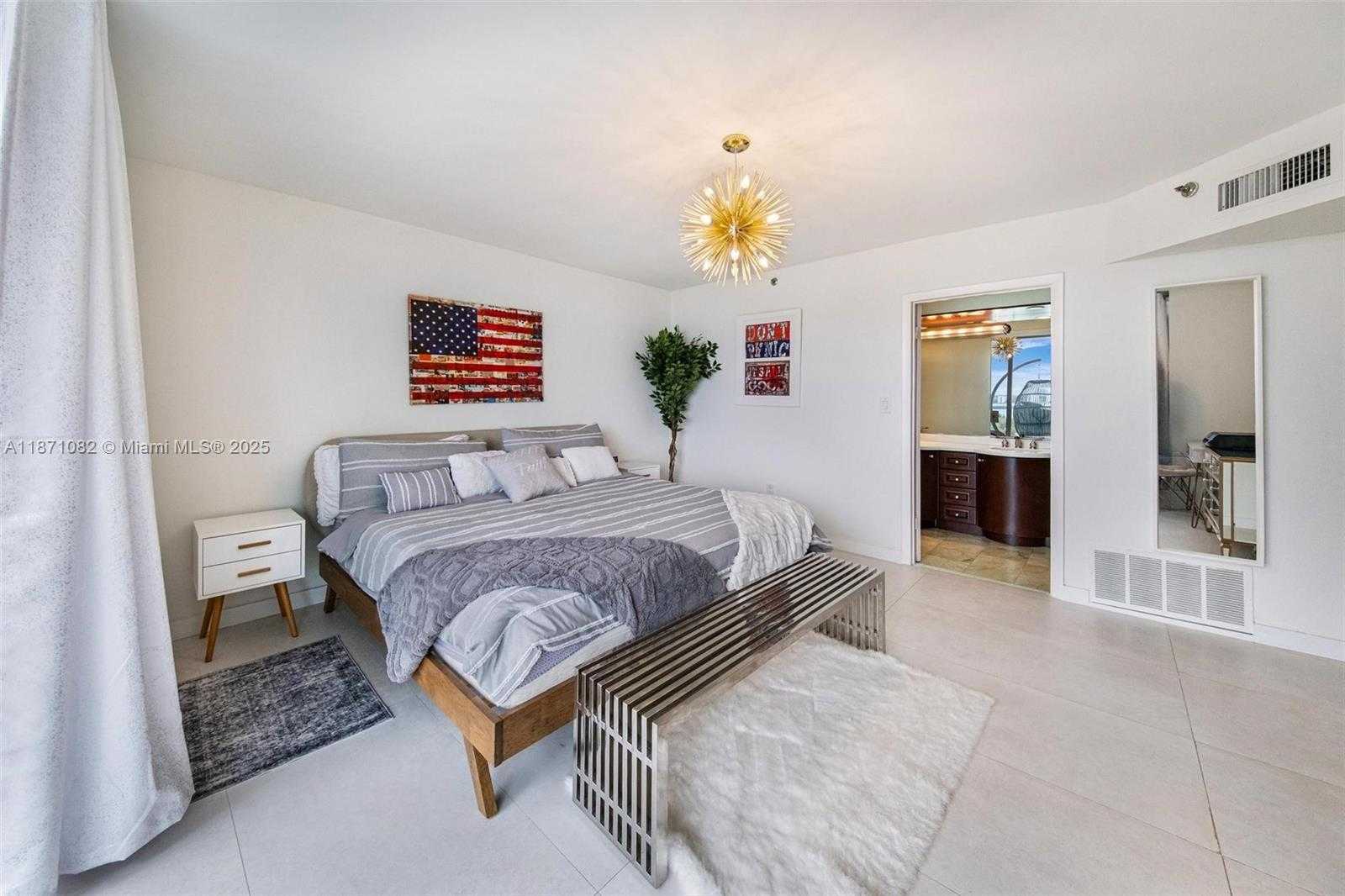 Small Image of 5900 COLLINS AVE #1905, Miami Beach Number 14