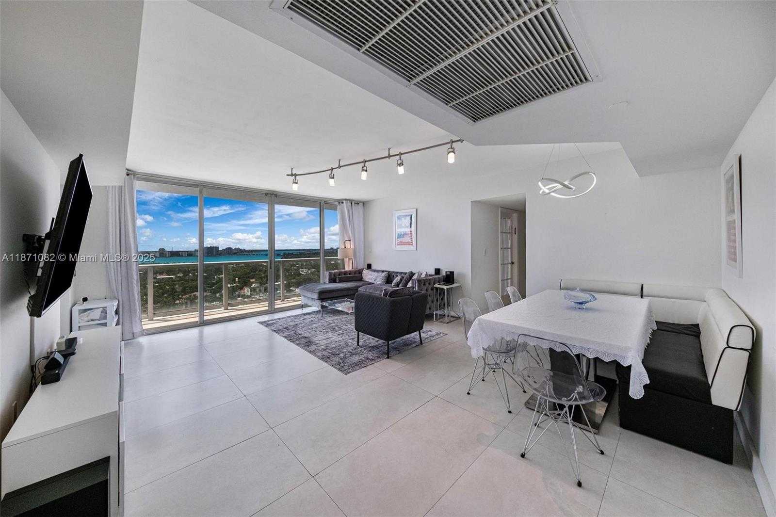 Small Image of 5900 COLLINS AVE #1905, Miami Beach Number 2