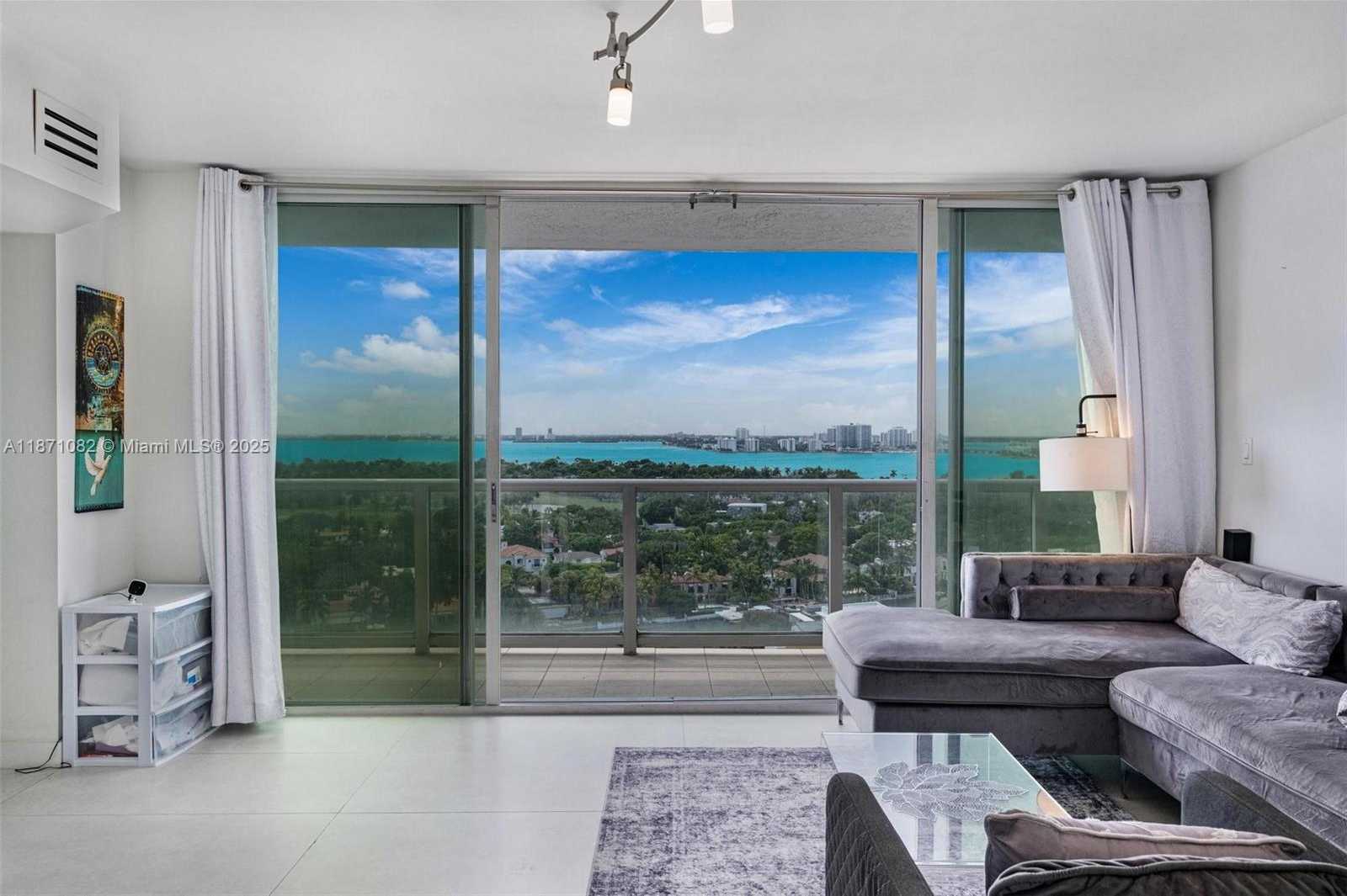 Small Image of 5900 COLLINS AVE #1905, Miami Beach Number 3