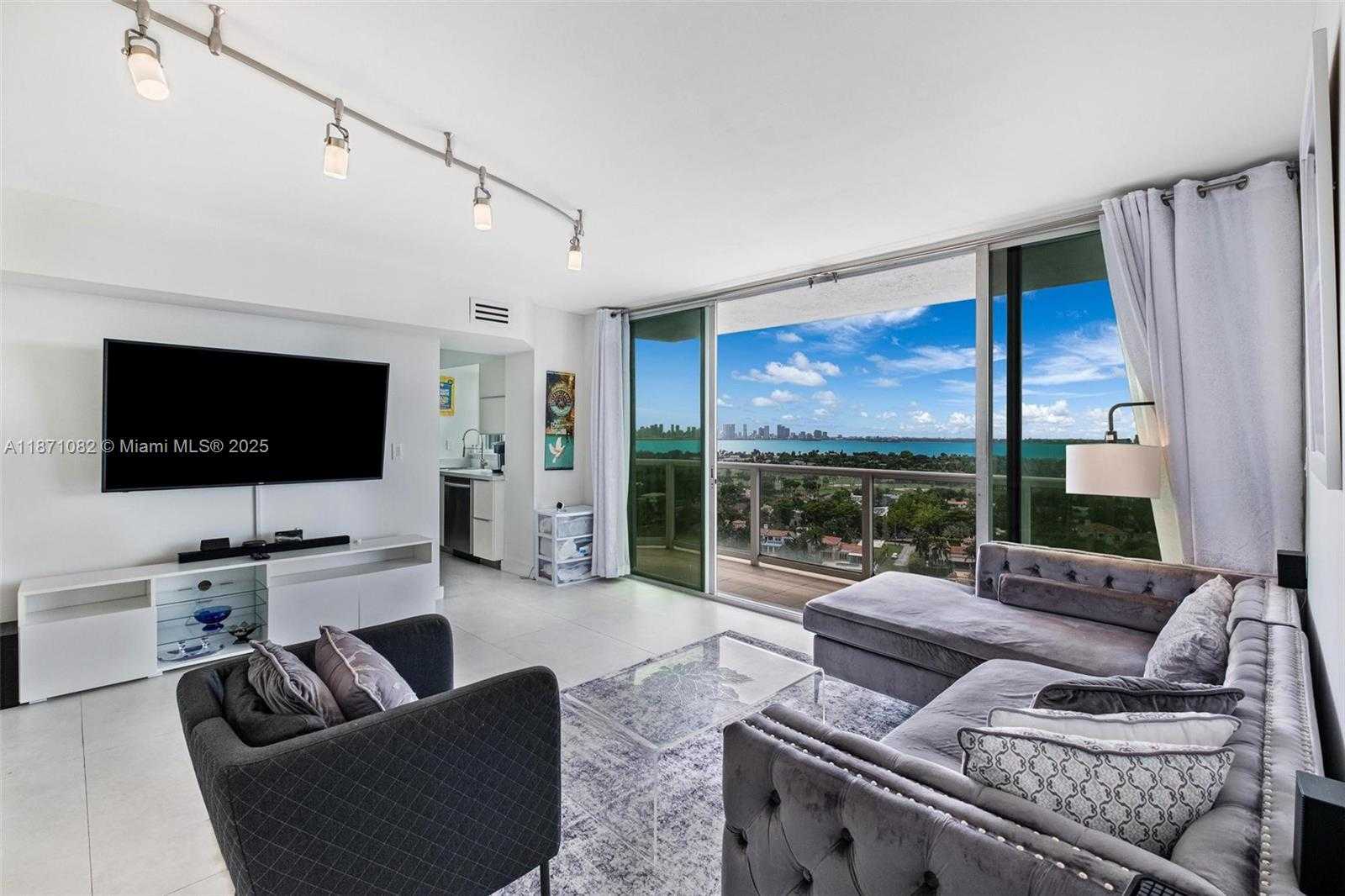 Small Image of 5900 COLLINS AVE #1905, Miami Beach Number 4
