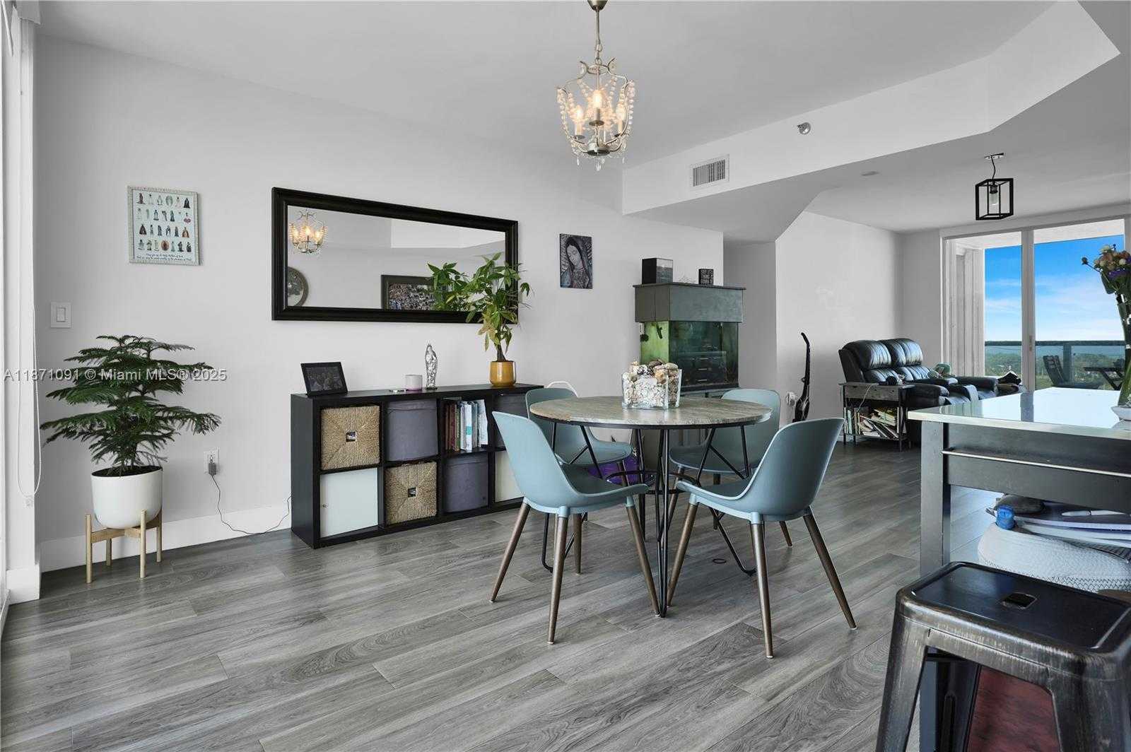Small Image of 5900 COLLINS AVE #1607, Miami Beach Number 14