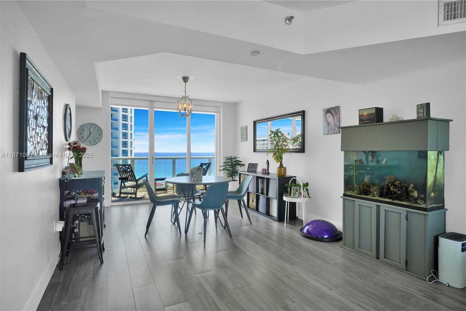 Small Image of 5900 COLLINS AVE #1607, Miami Beach Number 18