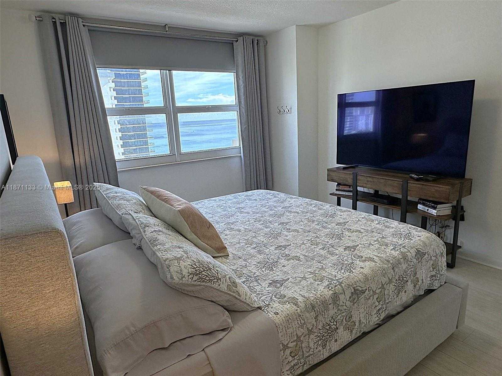 Small Image of 2080 SOUTH OCEAN DRIVE #LPH06, Hallandale Beach Number 12