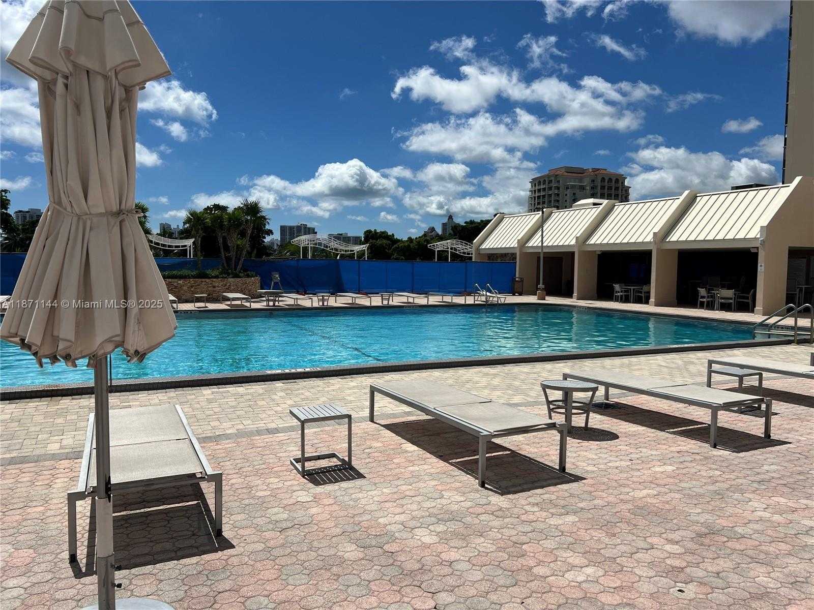 Small Image of 20335 E Country Club Dr, Aventura, FL 33180, USA Number 20