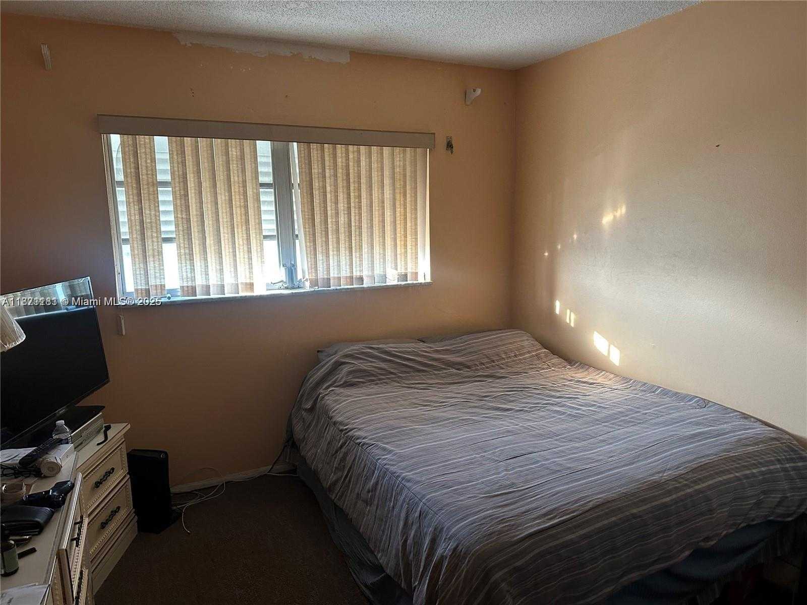 Small Image of 5300 WASHINGTON ST #Q307, Hollywood Number 8