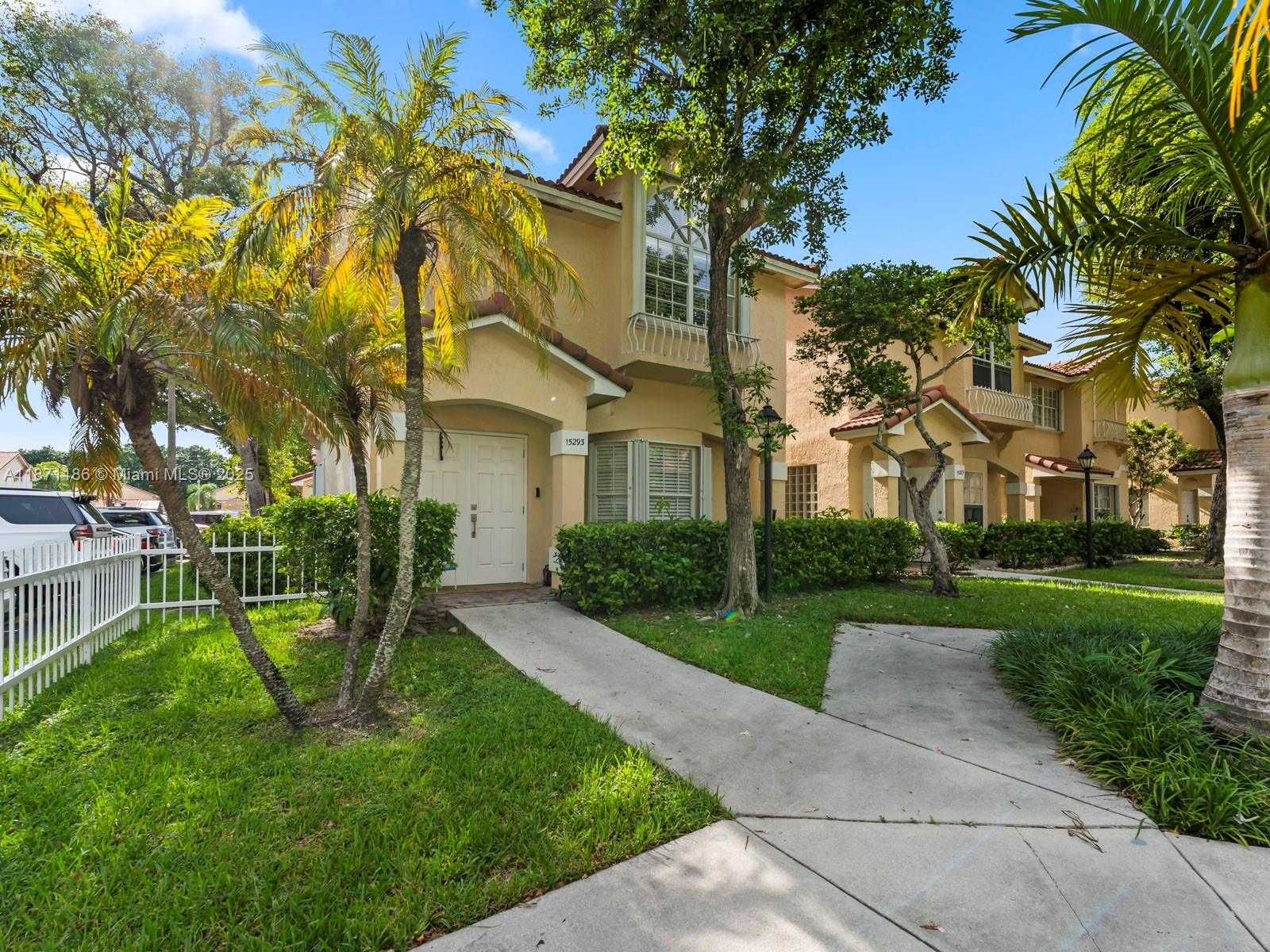 Small Image of 15293 SOUTH WEST 111TH ST, Miami Number 10