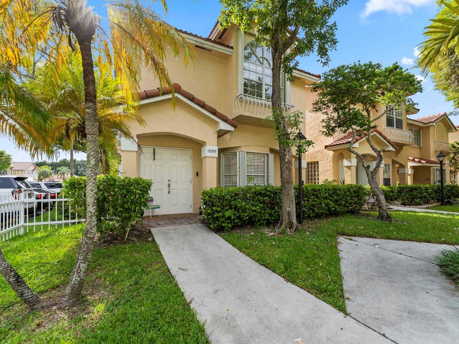 Small Image of 15293 SOUTH WEST 111TH ST, Miami Number 12