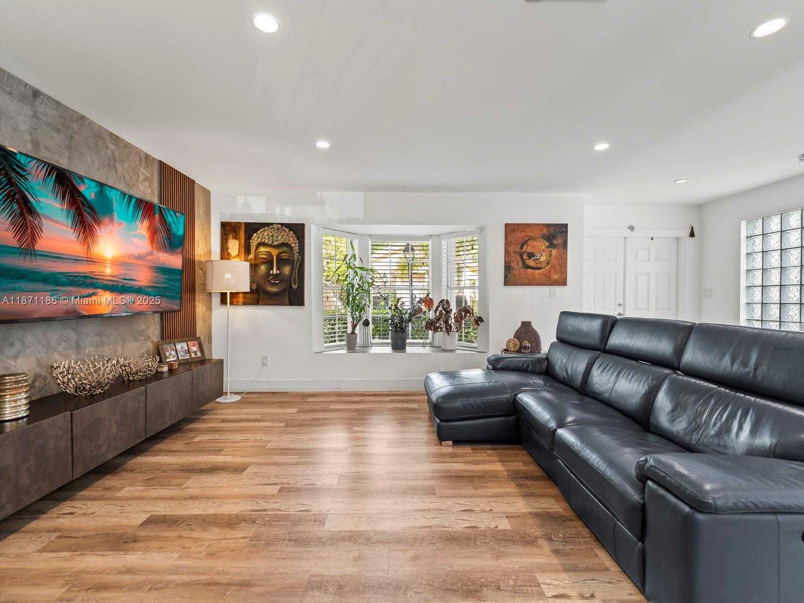 Small Image of 15293 SOUTH WEST 111TH ST, Miami Number 17