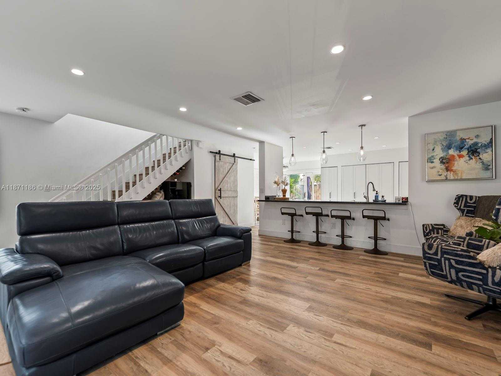 Small Image of 15293 SOUTH WEST 111TH ST, Miami Number 18
