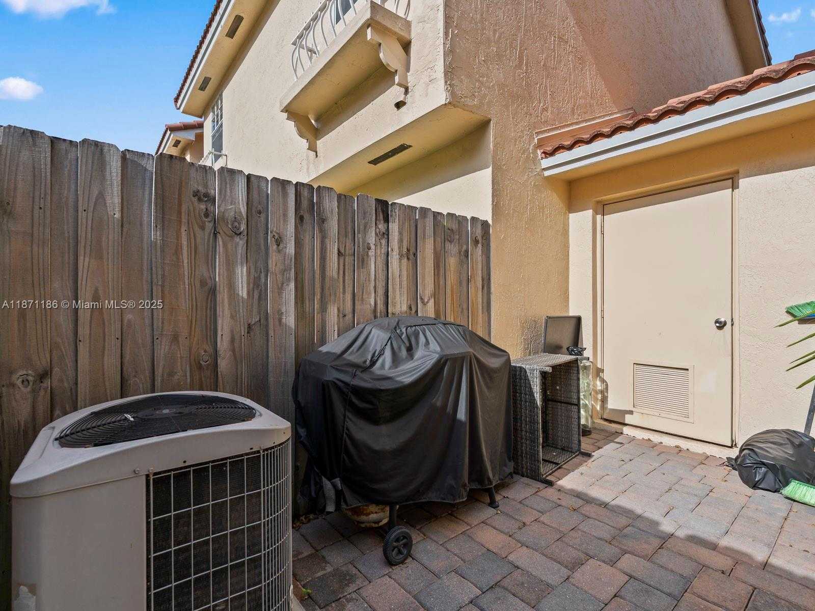 Small Image of 15293 SOUTH WEST 111TH ST, Miami Number 32