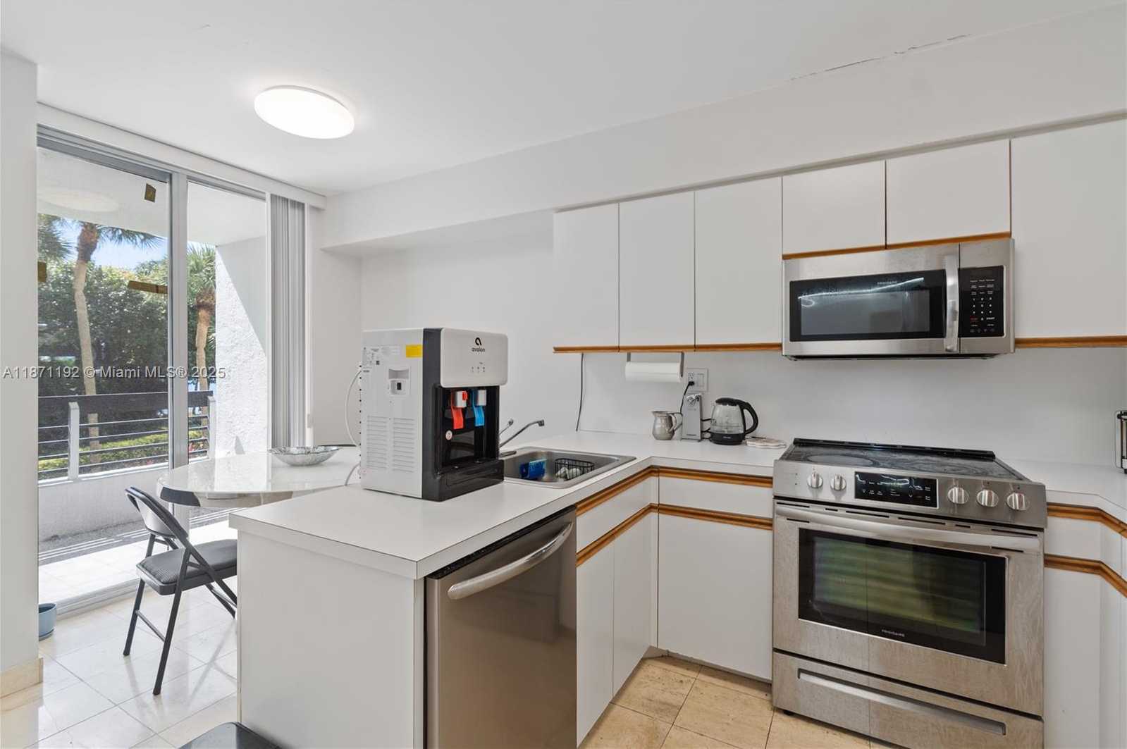 Small Image of 3600 MYSTIC POINTE DR #215, Aventura Number 10