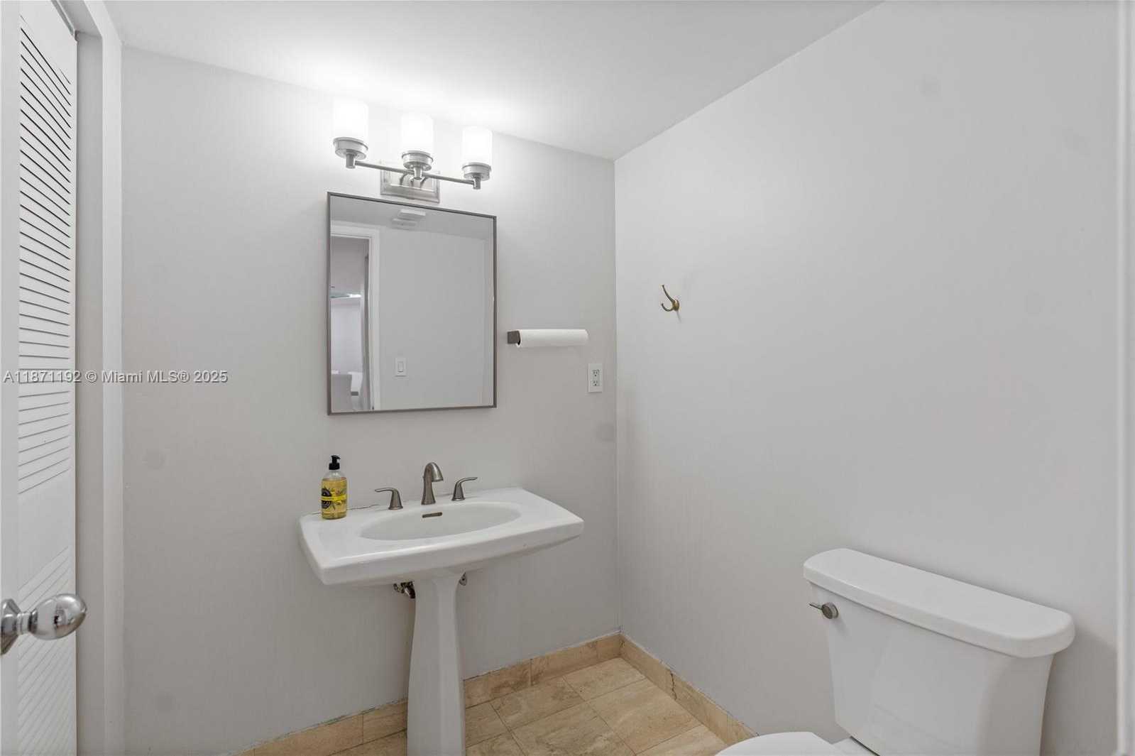 Small Image of 3600 MYSTIC POINTE DR #215, Aventura Number 18