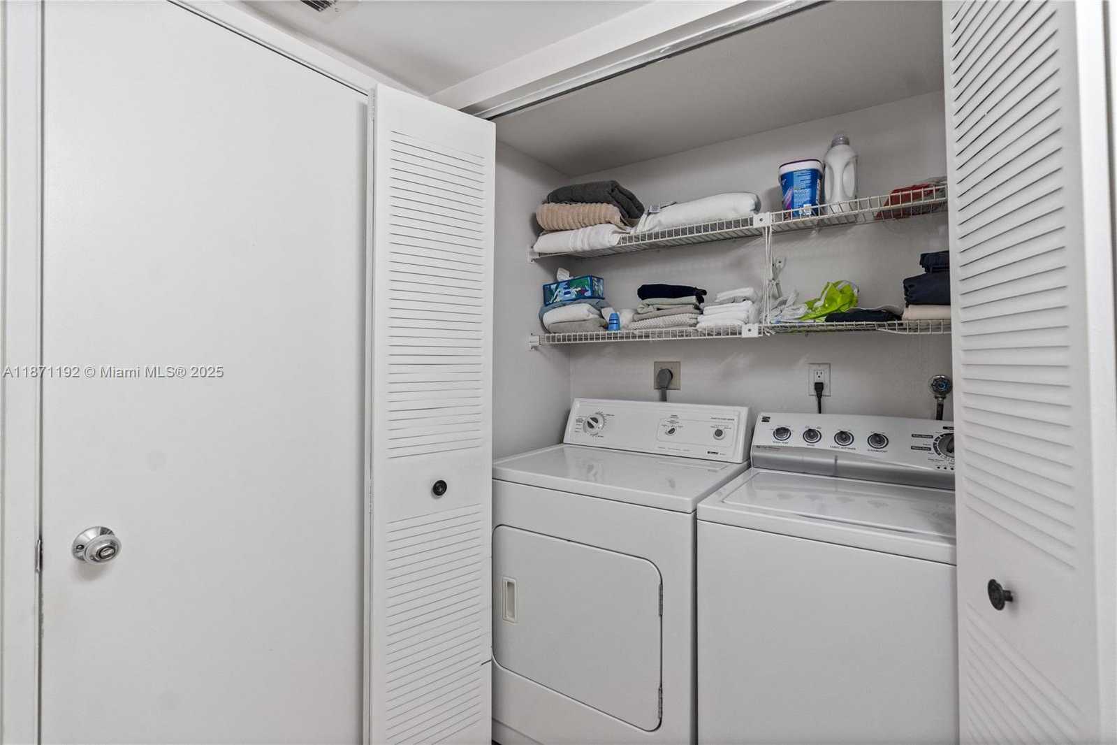 Small Image of 3600 MYSTIC POINTE DR #215, Aventura Number 19