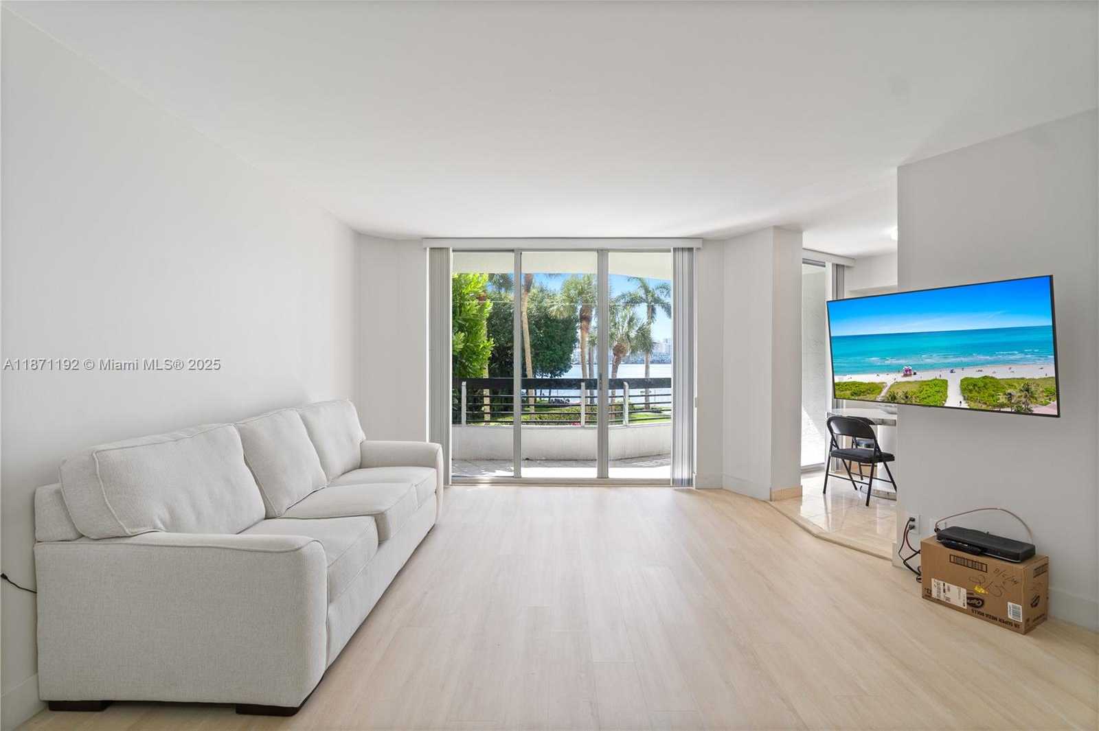 Small Image of 3600 MYSTIC POINTE DR #215, Aventura Number 5