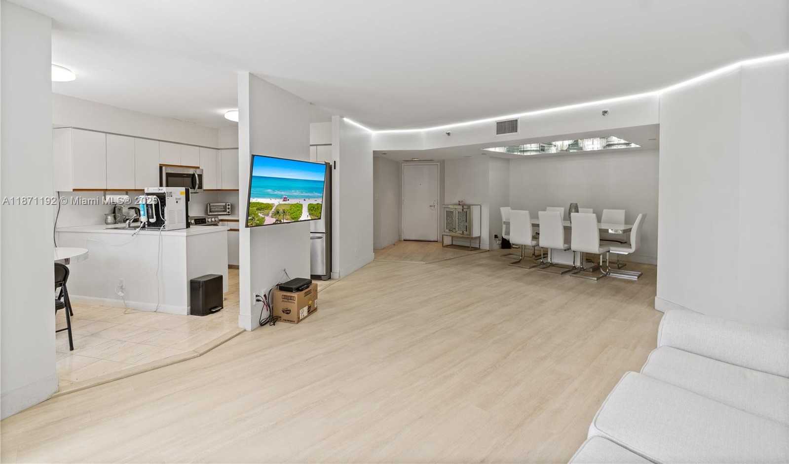 Small Image of 3600 MYSTIC POINTE DR #215, Aventura Number 7