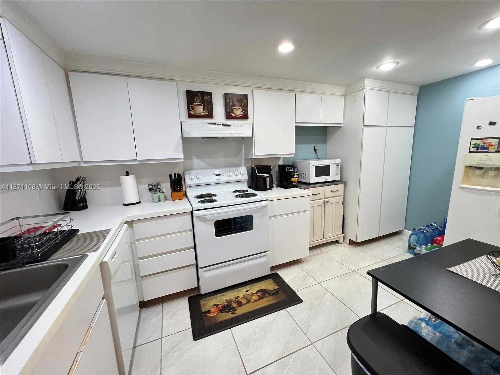 Small Image of 1325 NORTH 15TH AVE #23, Hollywood Number 10