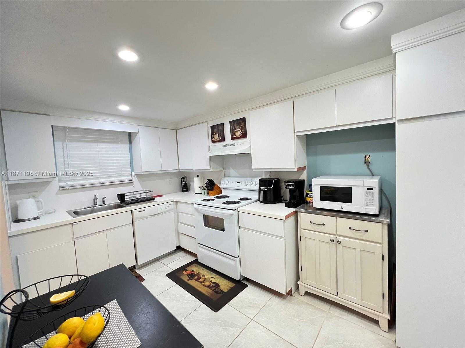 Small Image of 1325 NORTH 15TH AVE #23, Hollywood Number 11