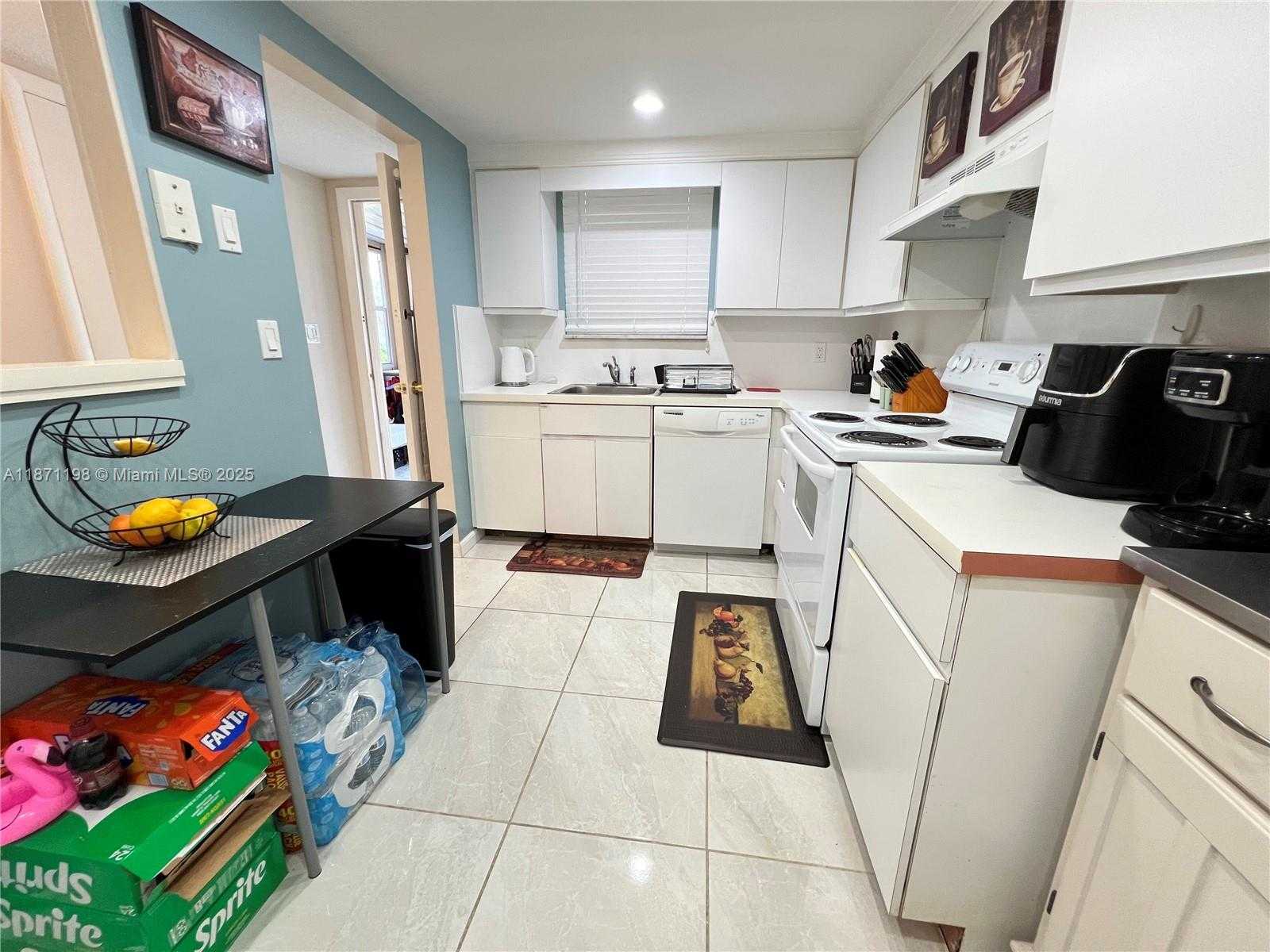 Small Image of 1325 NORTH 15TH AVE #23, Hollywood Number 13