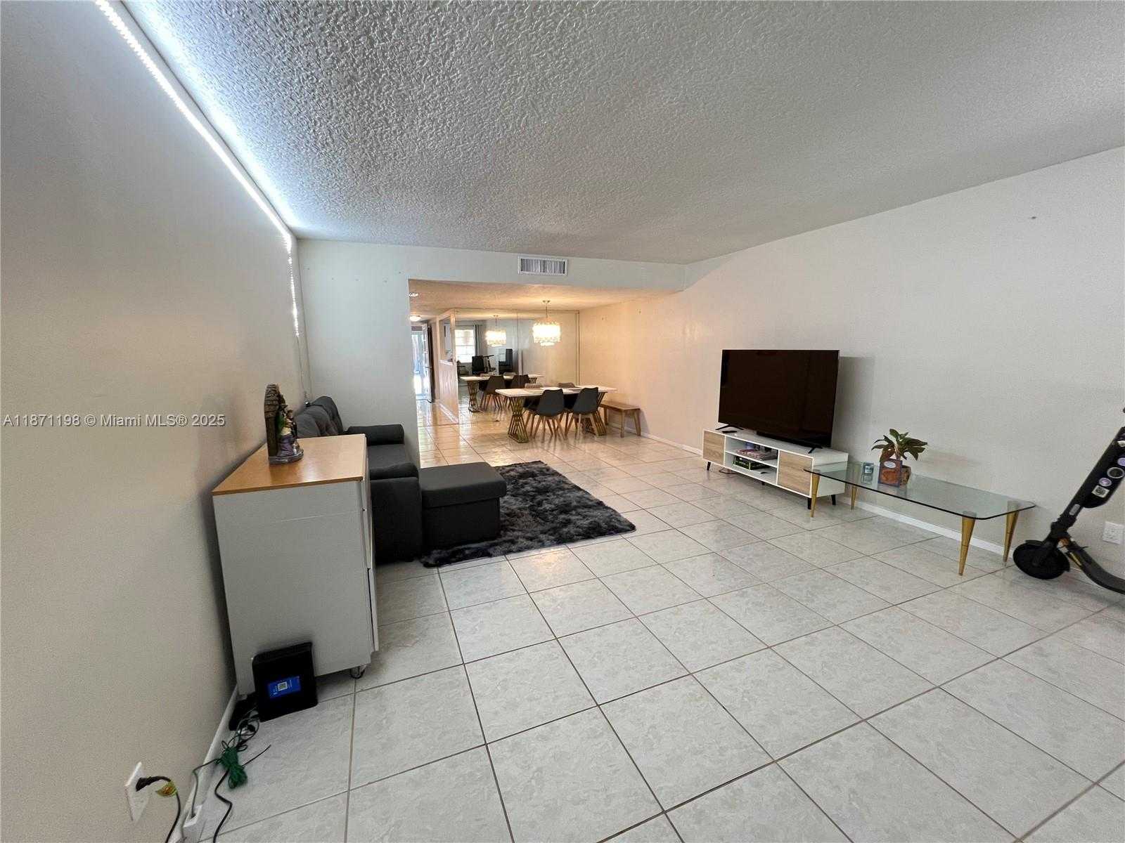 Small Image of 1325 NORTH 15TH AVE #23, Hollywood Number 3