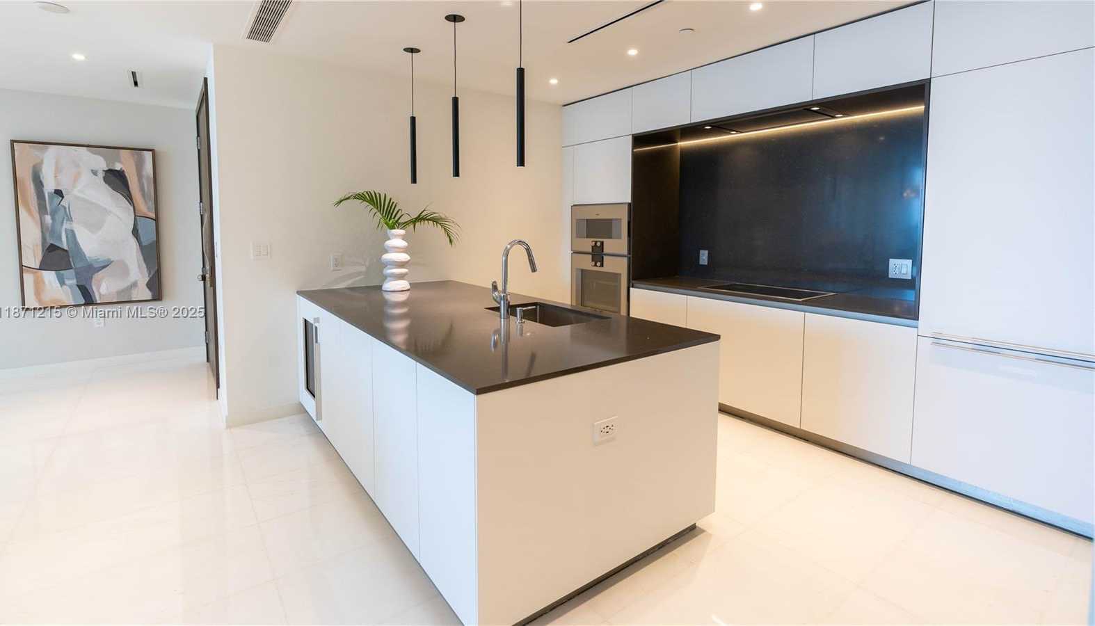Small Image of 300 BISCAYNE BLVD WAY #503C, Miami Number 12