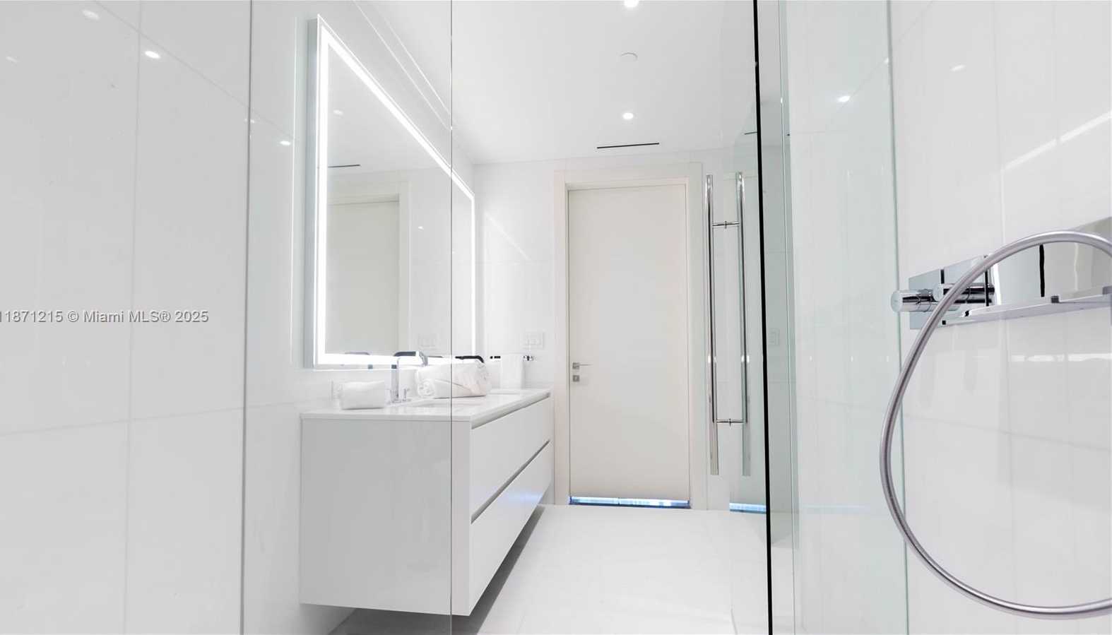 Small Image of 300 BISCAYNE BLVD WAY #503C, Miami Number 25