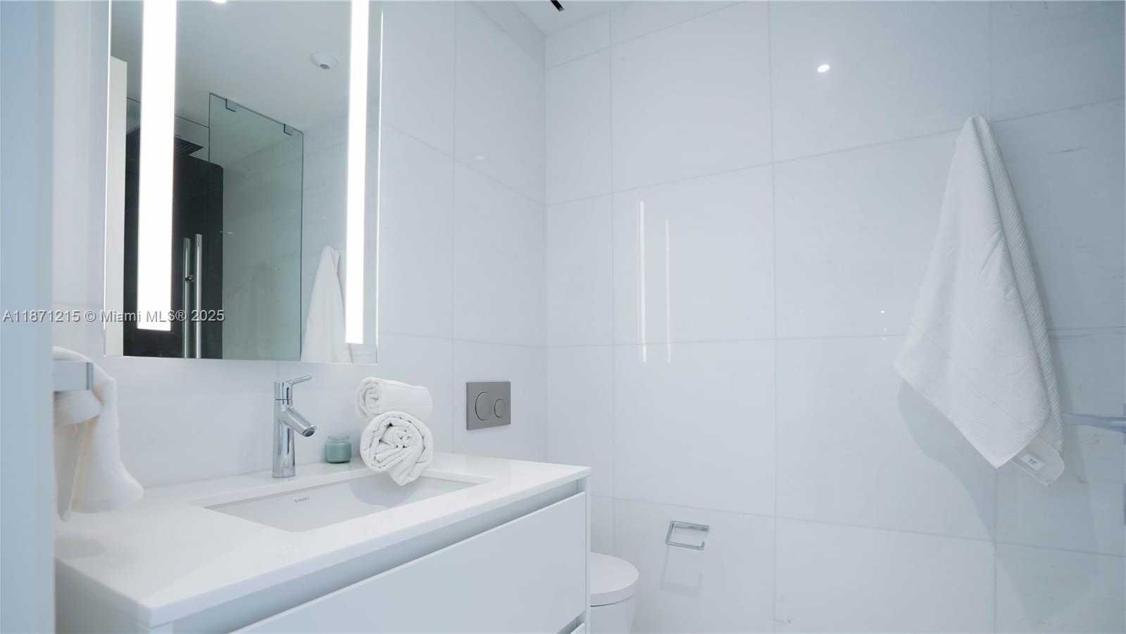 Small Image of 300 BISCAYNE BLVD WAY #503C, Miami Number 35