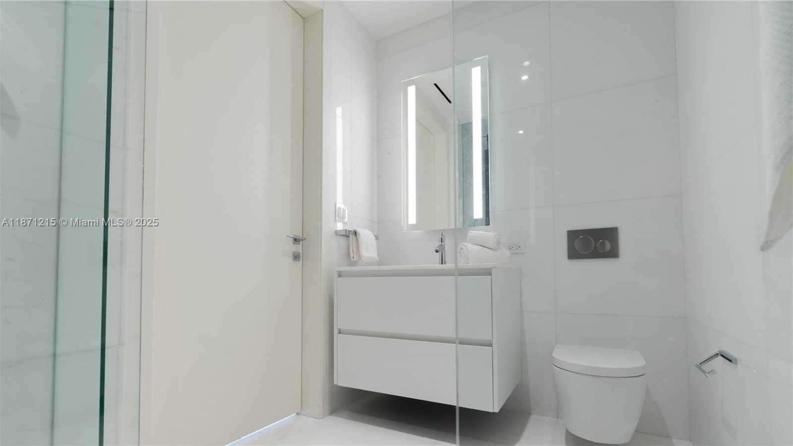Small Image of 300 BISCAYNE BLVD WAY #503C, Miami Number 37
