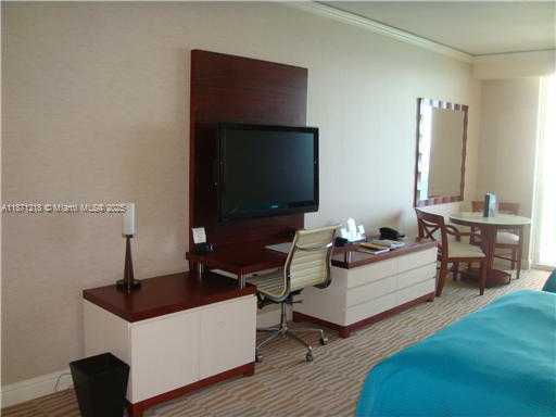 Small Image of 18001 COLLINS AVE #1801, Sunny Isles Beach Number 8