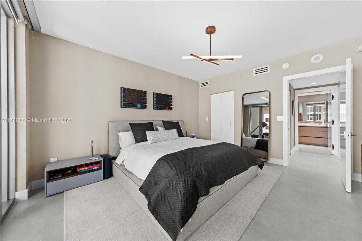 Small Image of 1331 BRICKELL BAY DR #1406, Miami Number 15