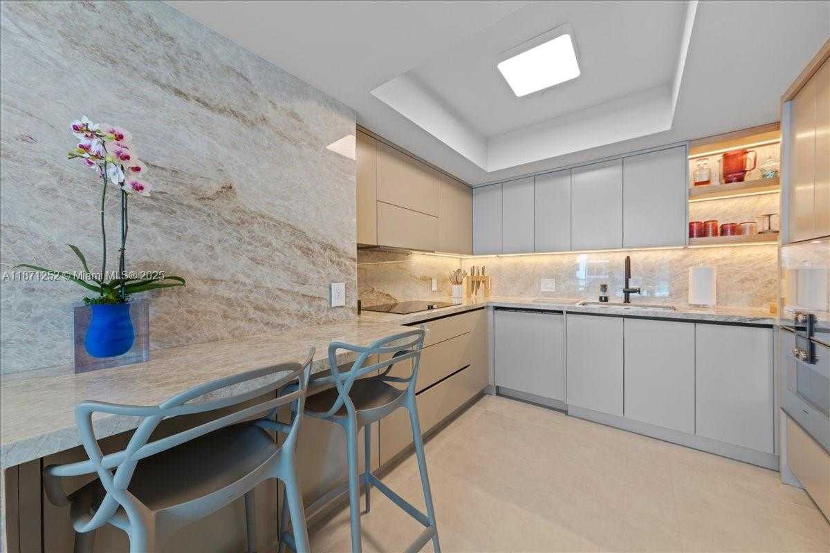 Small Image of 1331 BRICKELL BAY DR #1406, Miami Number 2