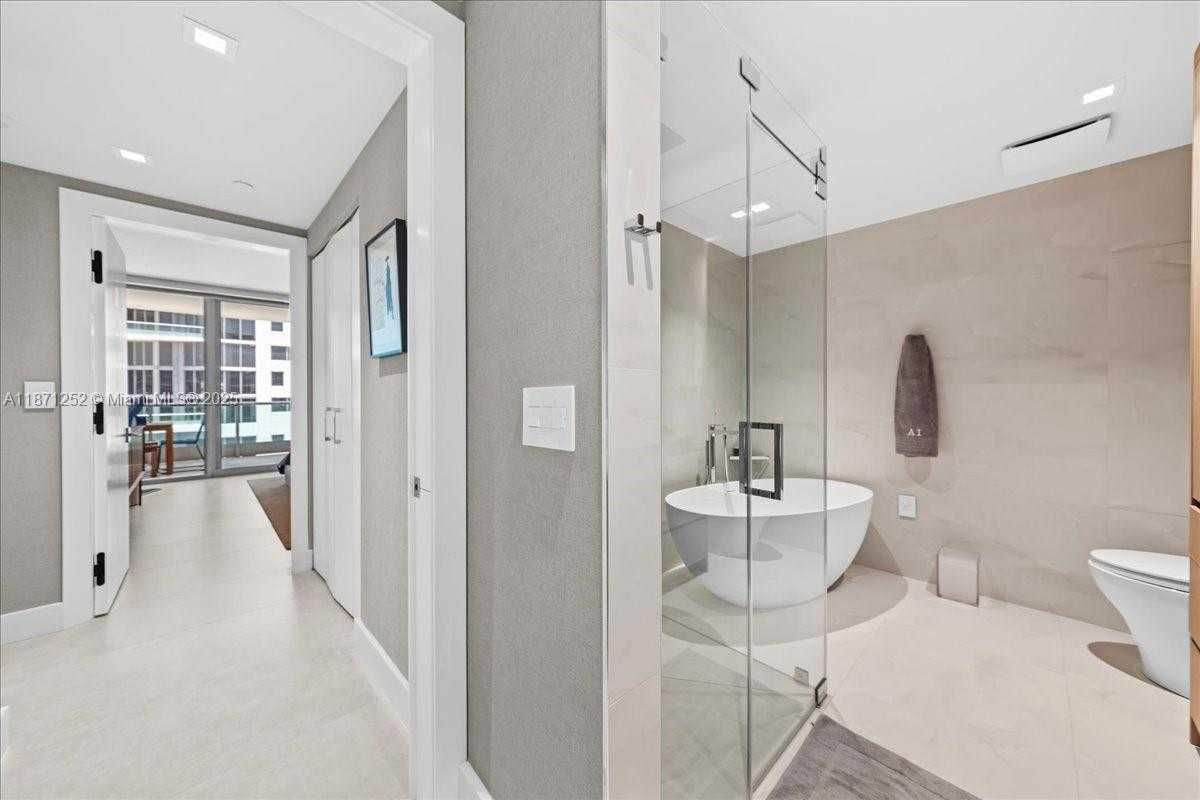 Small Image of 1331 BRICKELL BAY DR #1406, Miami Number 27