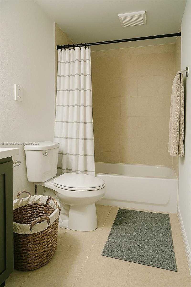Small Image of 10275 COLLINS AVE #224, Bal Harbour Number 24