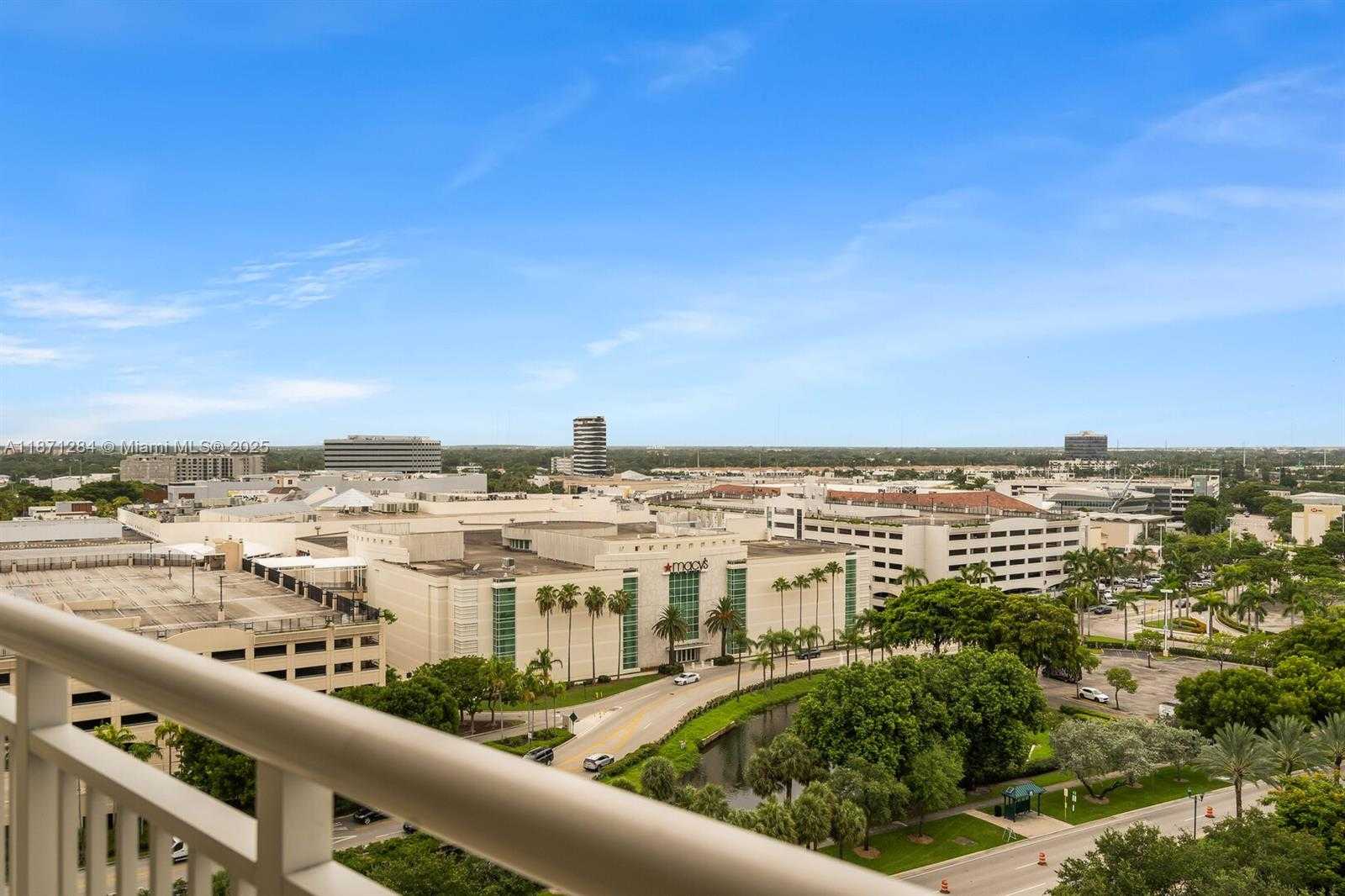 Small Image of 19501 WEST COUNTRY CLUB DR #1410, Aventura Number 5