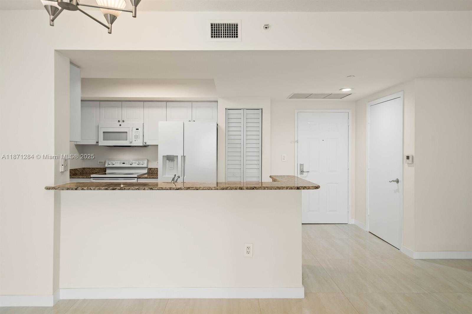 Small Image of 19501 WEST COUNTRY CLUB DR #1410, Aventura Number 7