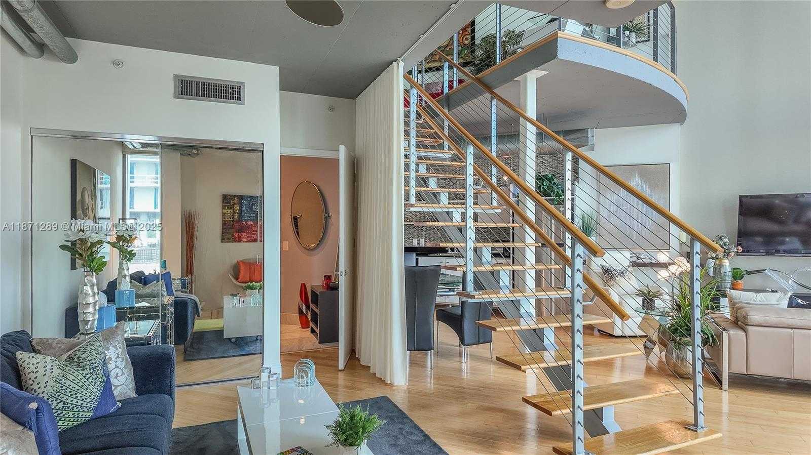 Small Image of 690 SOUTH WEST 1ST CT #1502, Miami Number 4
