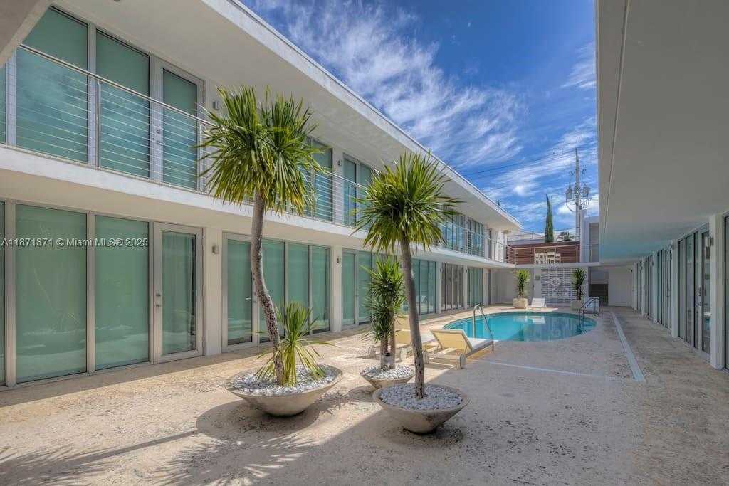 Small Image of 1601 WEST AVE #210, Miami Beach Number 9