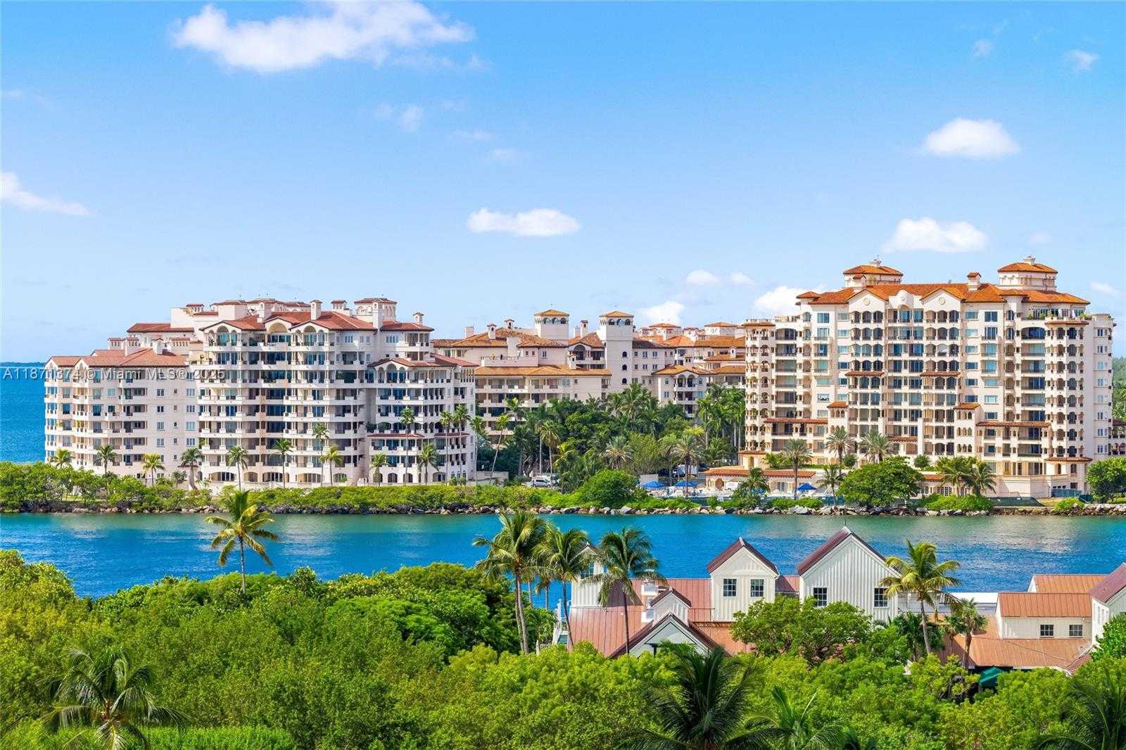 Small Image of 50 SOUTH POINTE DR #1005, Miami Beach Number 13