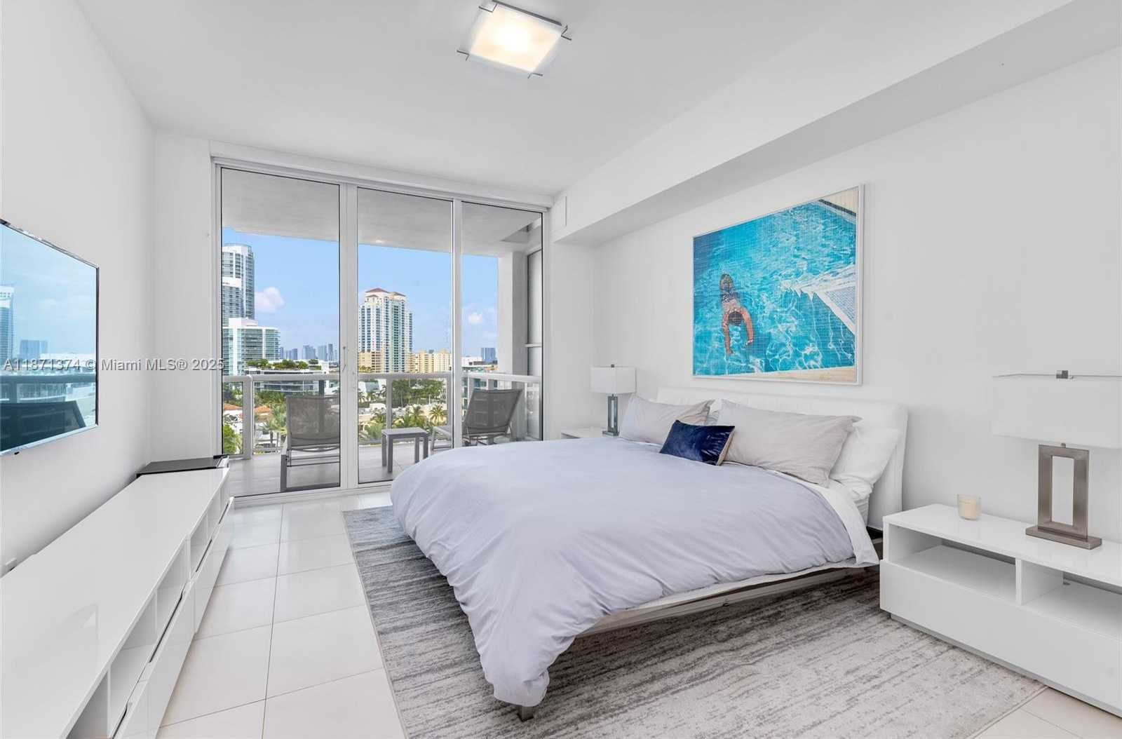 Small Image of 50 SOUTH POINTE DR #1005, Miami Beach Number 14